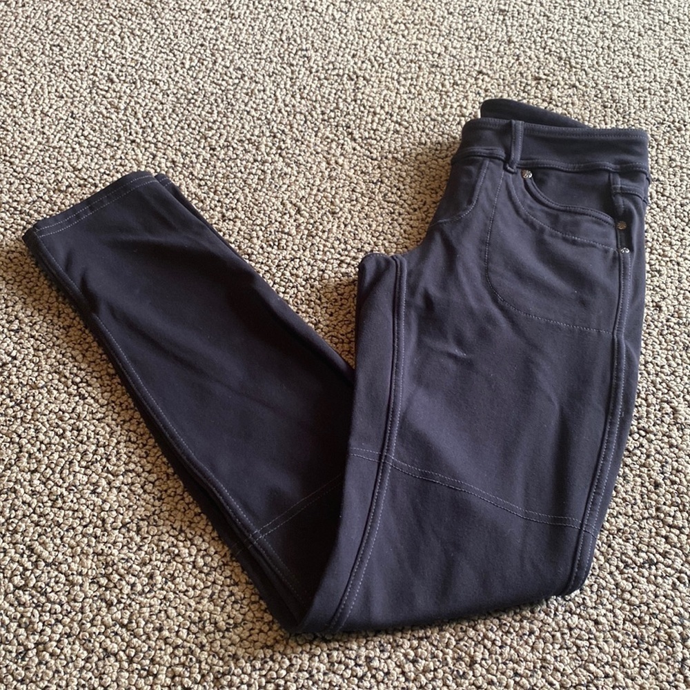 Athleta Black Size XS Exposed Stitching Leggings in EUC
